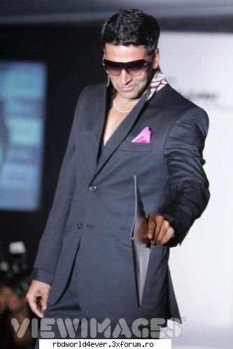 Akshay Kumar - **Chris_Pollito** - Actori/Actritze