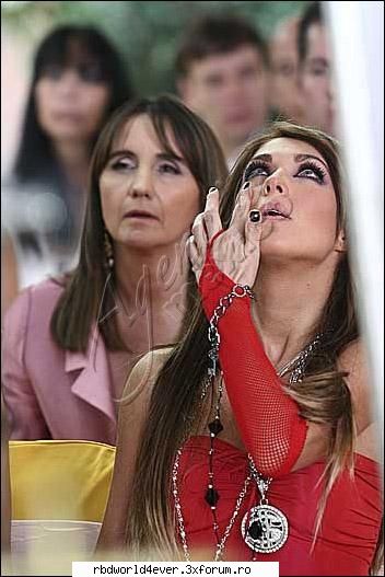 Annie - Dulce_Maria_forever:X:X - RBD la Familia