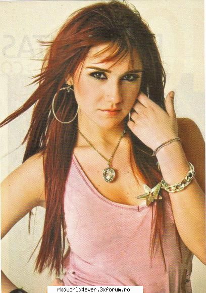 Bijuteriile zilei - ce-mi place cum ii sta cu cercer rotuzni..si imi - Dulce Maria