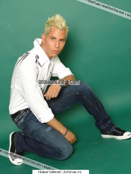 Chris in sedinta-foto pt RBD-la familia - anahi_princessa - Christian