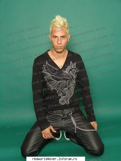 Chris in sedinta-foto pt RBD-la familia - anahi_princessa - Christian