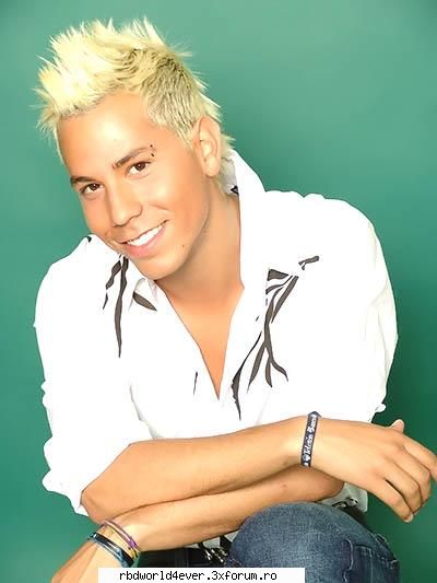 Chris in sedinta-foto pt RBD-la familia - anahi_princessa - Christian