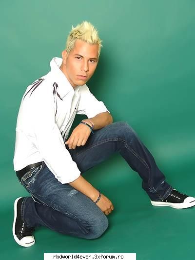 Chris in sedinta-foto pt RBD-la familia - anahi_princessa - Christian