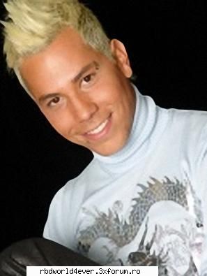 Chris in sedinta-foto pt RBD-la familia - anahi_princessa - Christian