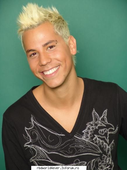 Chris in sedinta-foto pt RBD-la familia - anahi_princessa - Christian