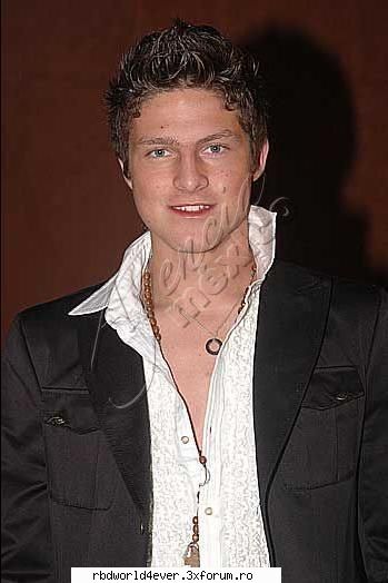 Eddy Vilard - anahi_princessa - R3B3LD3