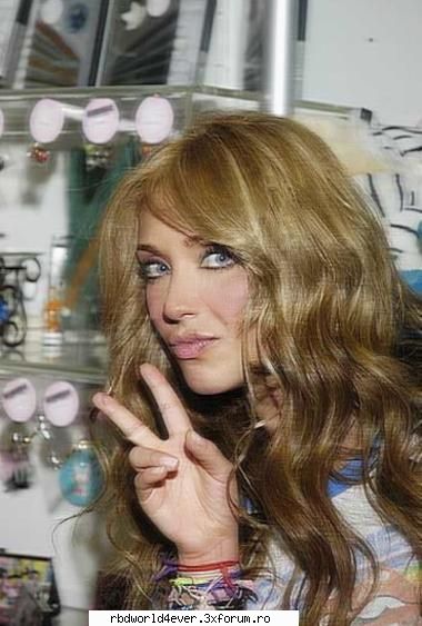 Las pulseras de any - anahi_princessa - Anahi