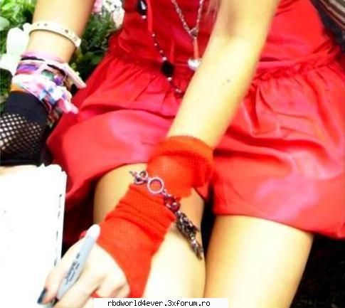 Las pulseras de any - anahi_princessa - Anahi