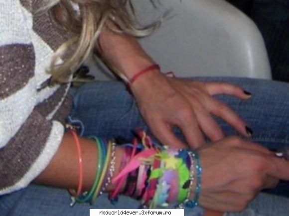 Las pulseras de any - anahi_princessa - Anahi