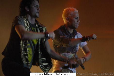 ~Los C~ - **Chris_Pollito** - Los reyes