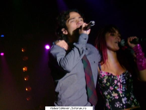 <Los Trendy's> - anahi_princessa - Los Trendy's