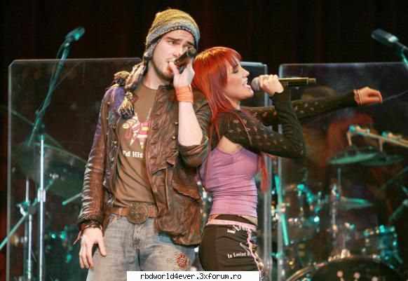 <Los Trendy's> - anahi_princessa - Los Trendy's