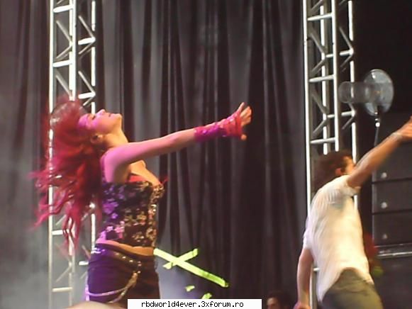 <Los Trendy's> - anahi_princessa - Los Trendy's