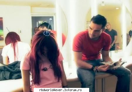 <Los Trendy's> - anahi_princessa - Los Trendy's