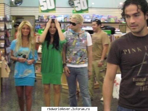 -*POZE*- - **Chris_Pollito** - RBD