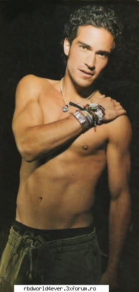 Poncho in Men's Health - anahi_princessa - Poncho