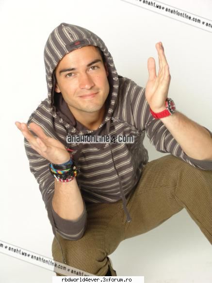 Poncho in sedinta-foto pt RBD-la familia - anahi_princessa - Poncho