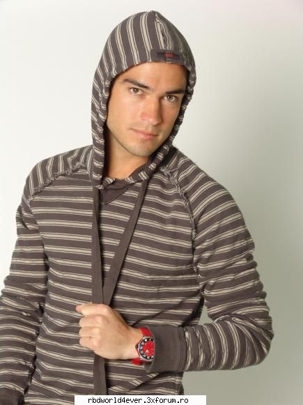 Poncho in sedinta-foto pt RBD-la familia - anahi_princessa - Poncho