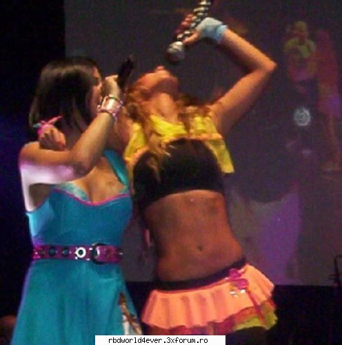 *Portirroni* - **Chris_Pollito** - Las reinas