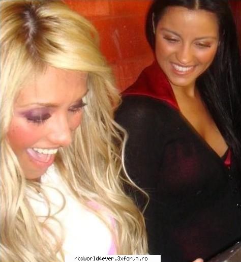 *Portirroni* - anahi_princessa - Las reinas