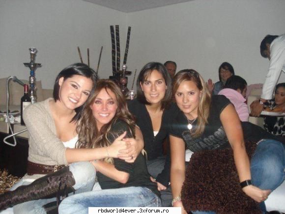 *Portirroni* - anahi_princessa - Las reinas