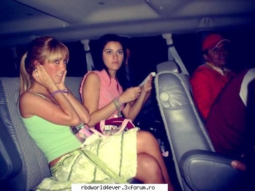 *Portirroni* - anahi_princessa - Las reinas
