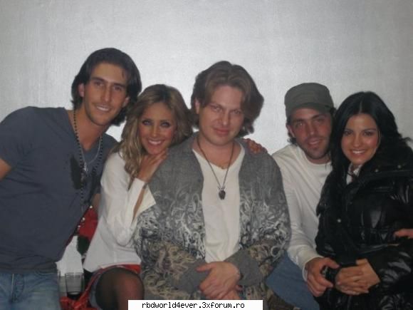 *Portirroni* - anahi_princessa - Las reinas