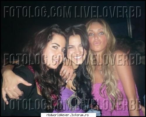 *Portirroni* - anahi_princessa - Las reinas
