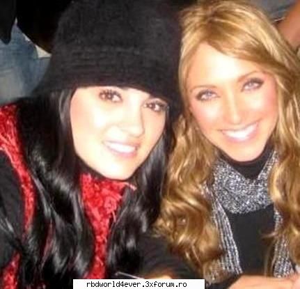 *Portirroni* - anahi_princessa - Las reinas