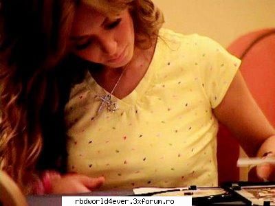 *~Poze*~ - Kitty_G!rl - Anahi
