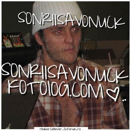 ~Poze~ - **Chris_Pollito** - Christopher