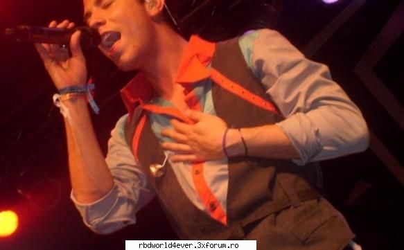 **Poze** - anahi_princessa - Christian