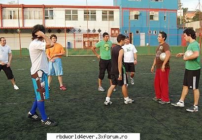 ~PyU~ - **Chris_Pollito** - Los reyes