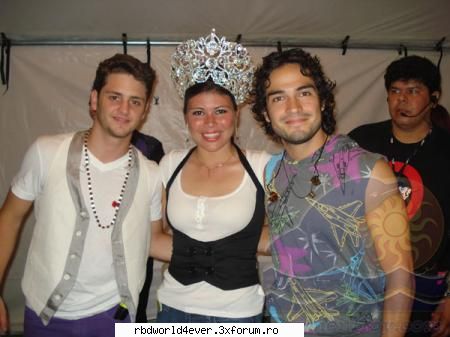 ~PyU~ - **Chris_Pollito** - Los reyes