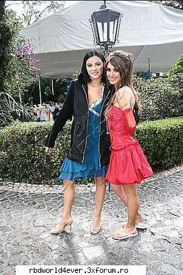Quiero........ - vreau o poza cu anahi si christian din Rbd la - Anahi