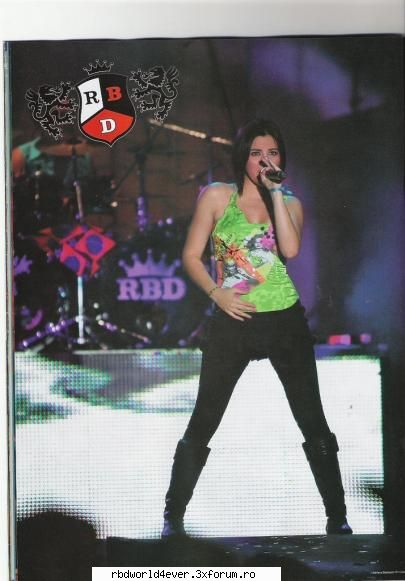 Quiero....... - vreau o poza cu maite imbracata intr-un tricoun - Maite
