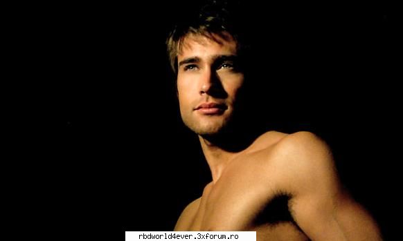 *Rodrigo Guirao* - **Chris_Pollito** - Actori/Actritze