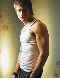 *Rodrigo Guirao* - **Chris_Pollito** - Actori/Actritze