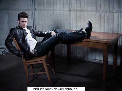 Ucker in People en espanol - anahi_princessa - Christopher