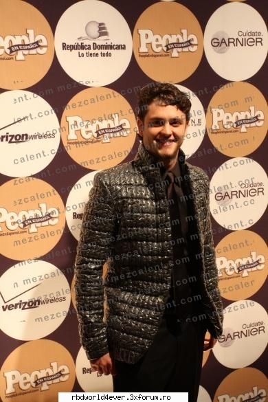 Ucker in People en espanol - anahi_princessa - Christopher