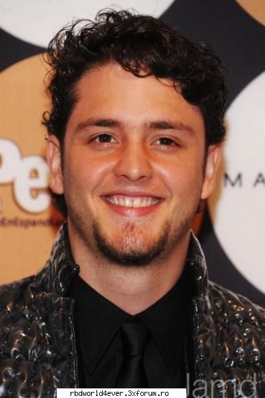 Ucker in People en espanol - anahi_princessa - Christopher