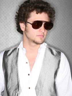 Ucker in Univision - anahi_princessa - Christopher